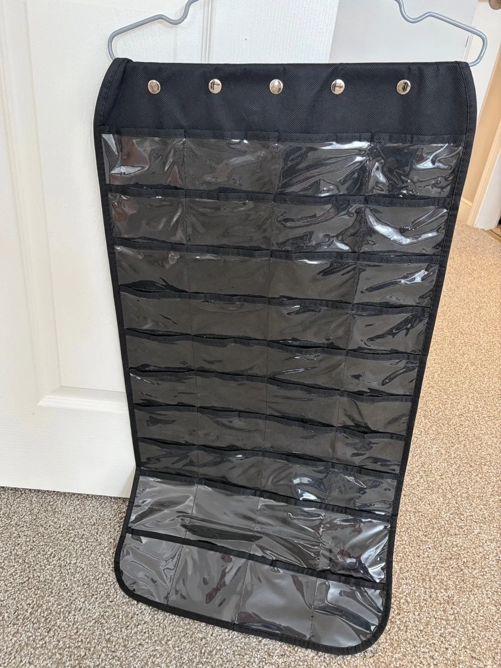 Hanging jewelry organizer